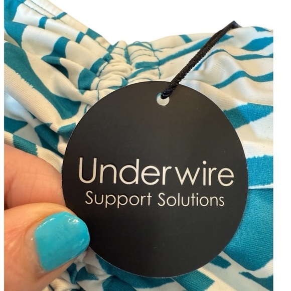 Coco Reef Elevate Bra Sized Shirred Underwire Bikini Top Royal Palm
Style U43461 - Picture 5 of 16